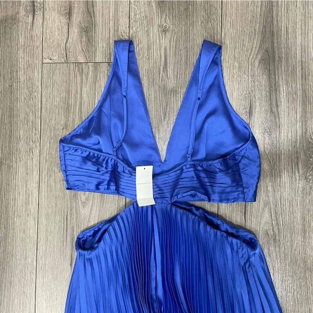 NWT A&F Abercrombie & Fitch Giselle Pleated Cutout Maxi Dress Blue Satin Sz LP